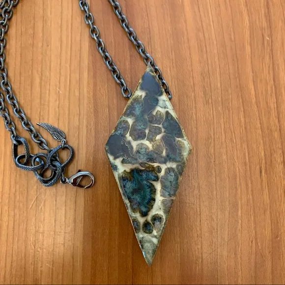 Dandy Ceramic Pendant Necklace - Picture 4 of 8